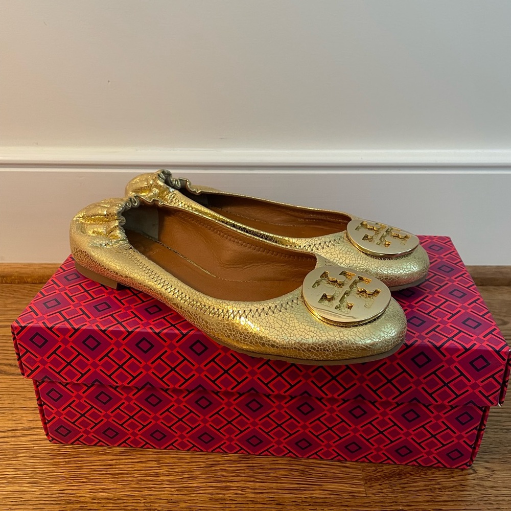 NWT Tory Burch Reva Ballet Flat, Gold/Gold, Size 7